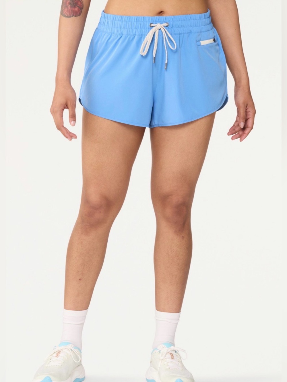 Vuori Women’s Clementine Shorts, Light Blue, size M